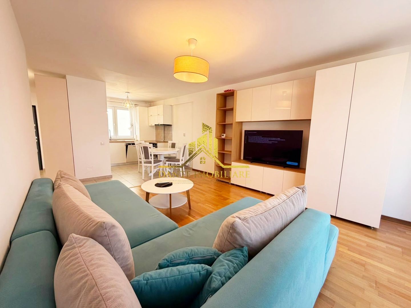 2 camere, modern, bloc nou, balcon, parcare, Centru, str Traian - Poză 1