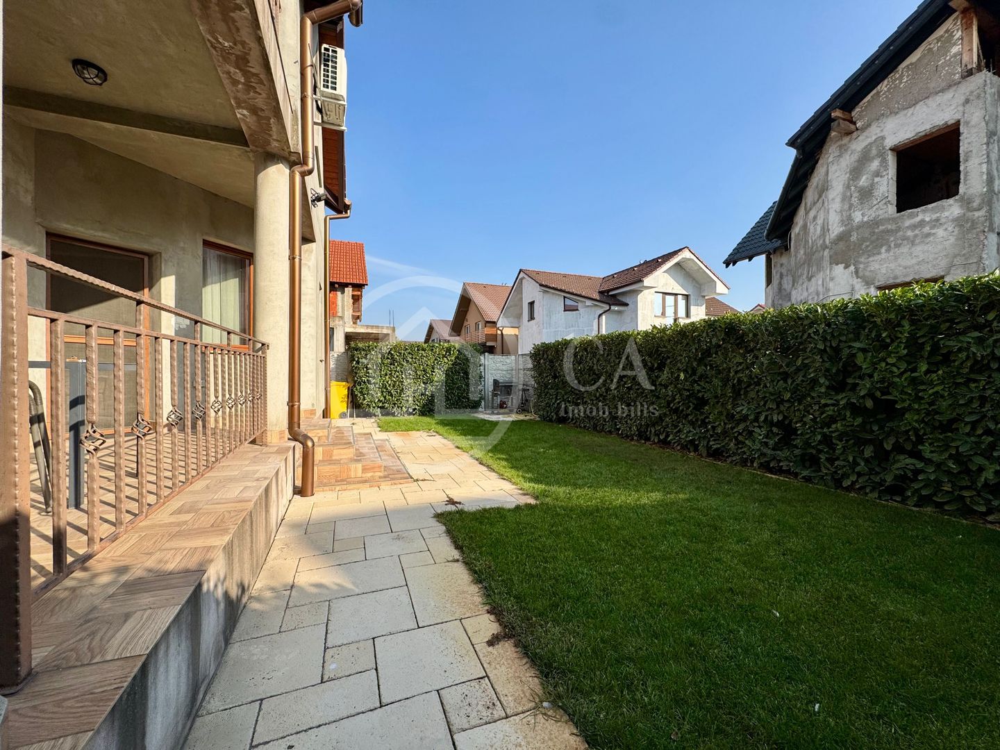 Casă de vânzare cu 5 camere in Sânmartin, Bihor - Poză 1