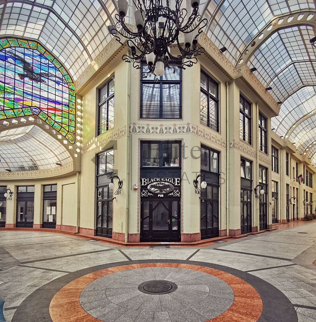 Apartament ultracentral in Pasajul Vulturul Negru din Oradea - Poză 1