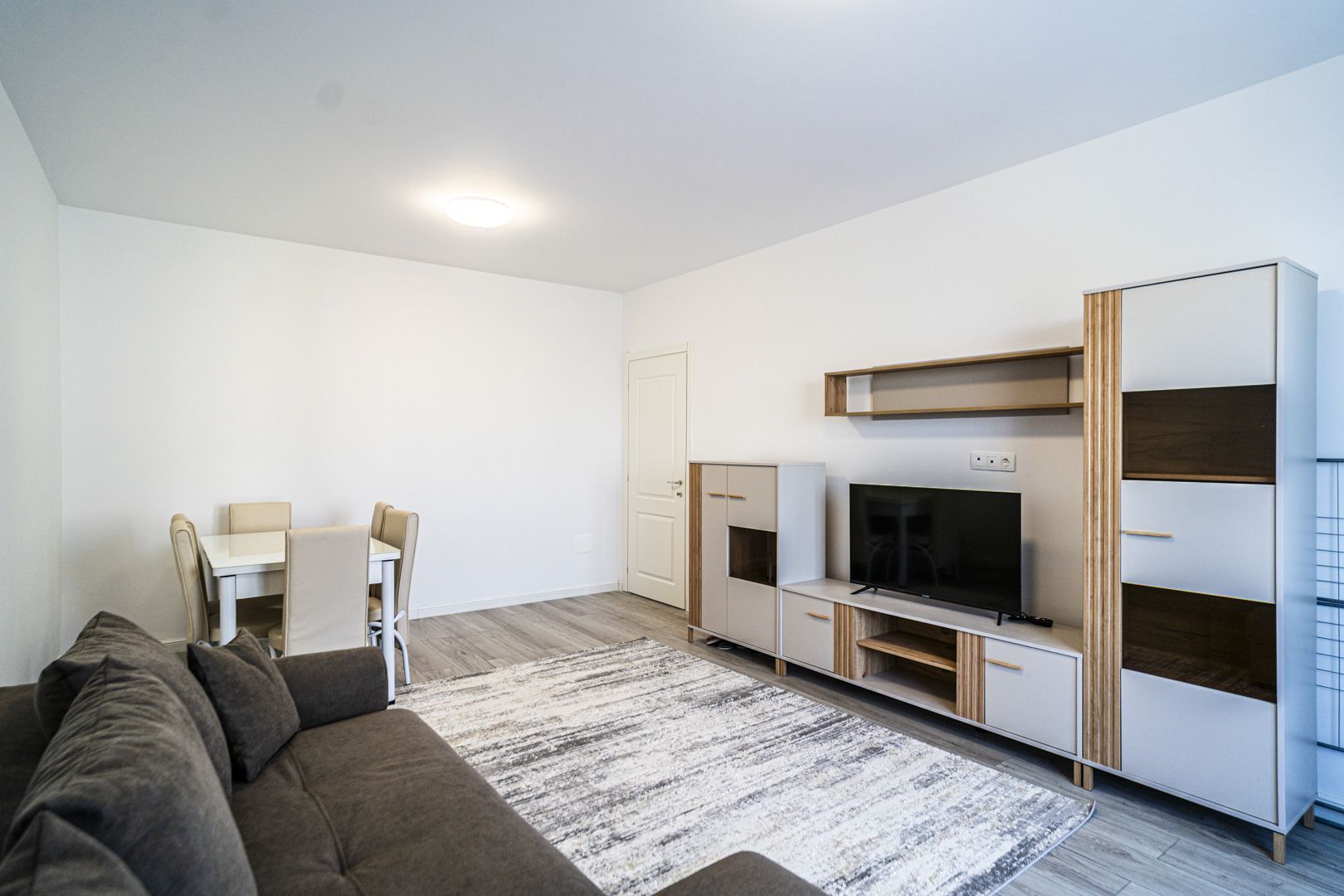 Prima inchiriere 2 Camere, decomandat, etaj 4, 6 minute METROU Preciziei - Poză 3