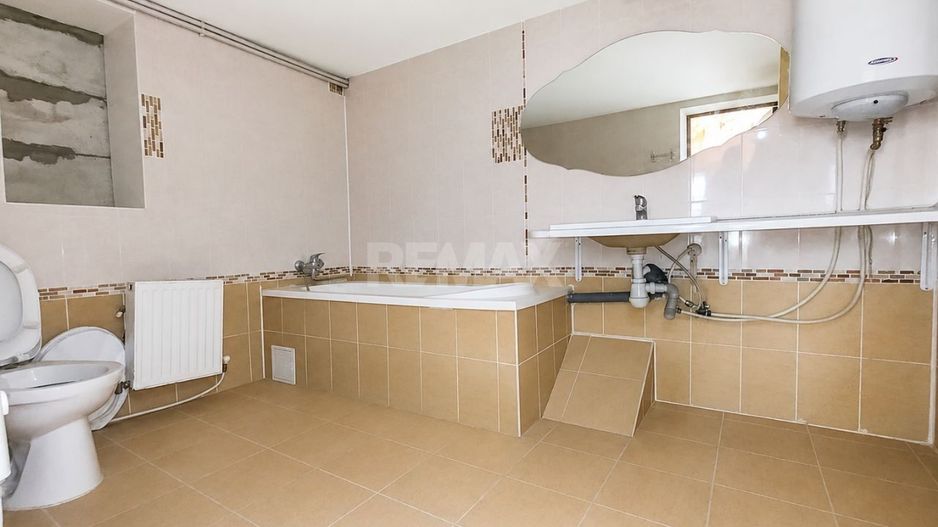 Casă în Doroțcaia – 170 m² | 13,71 ari | 6 camere + living - Poză 19