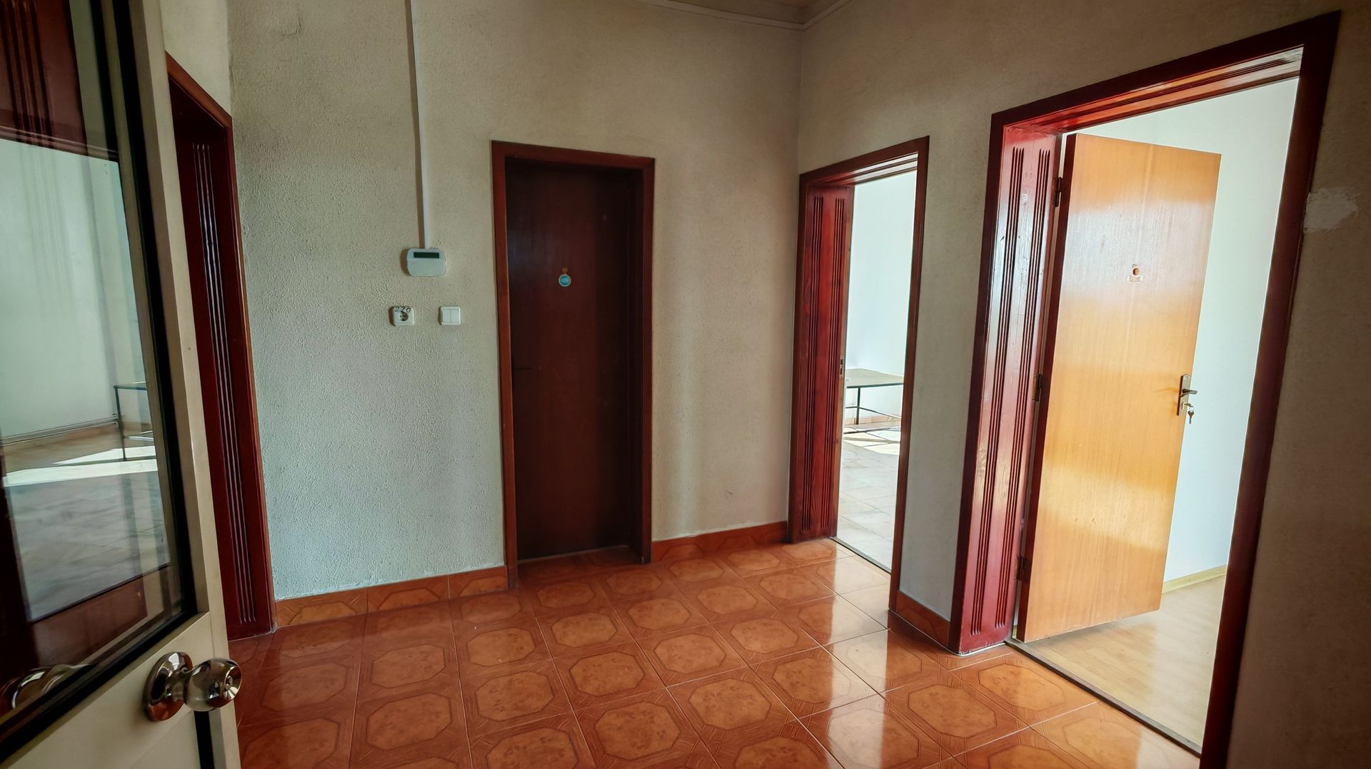 Hala 500 mp productie/depozitare Bartolomeu,birouri,parcare mare. - Poză 7