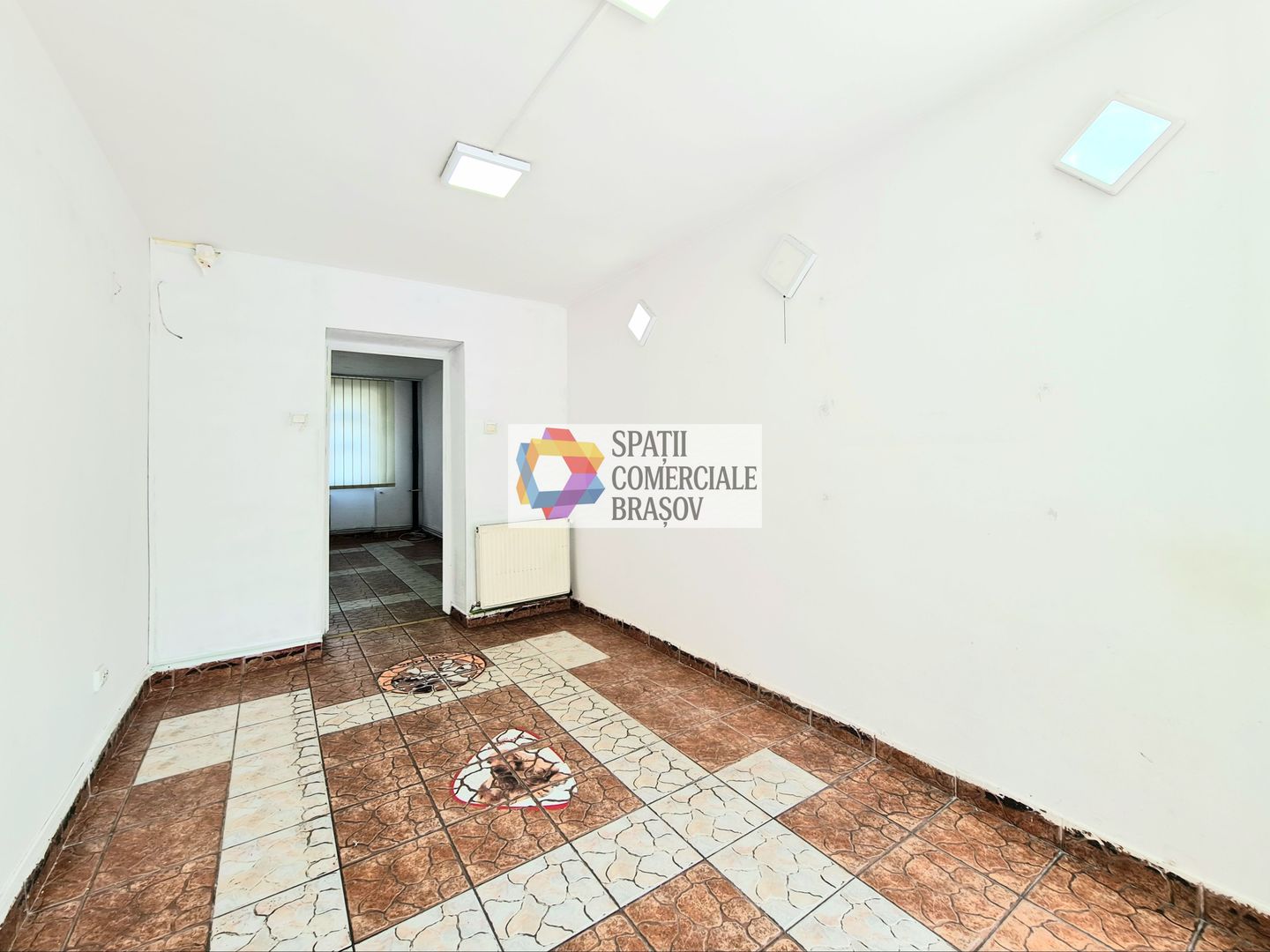Spatiu comercial de închiriat cu vad Brașov - 55 mp # plus-imo.ro - Poză 1