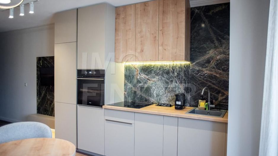 Vanzare 2 camere la cheie, zona Teatru National - Poză 4