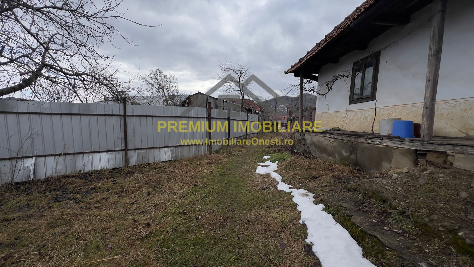 Teren intravilan de vânzare – zonă centrală, Oituz - Poză 2