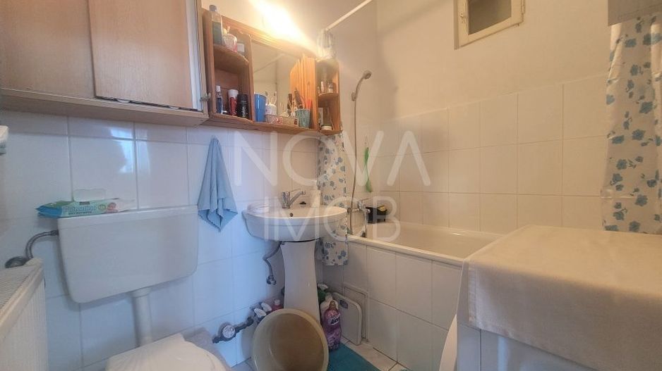 Apartament tip mansarda cu balcon, mobilat-utilat, Valea Aurie - Poză 4