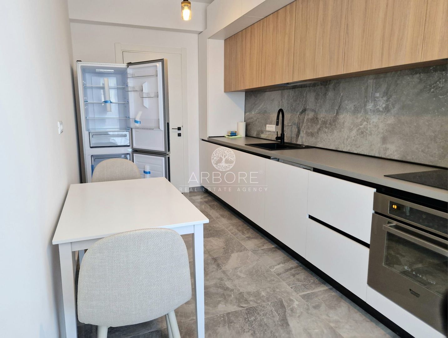 Apartament de lux cu terasa, complet utilat - Poză 6