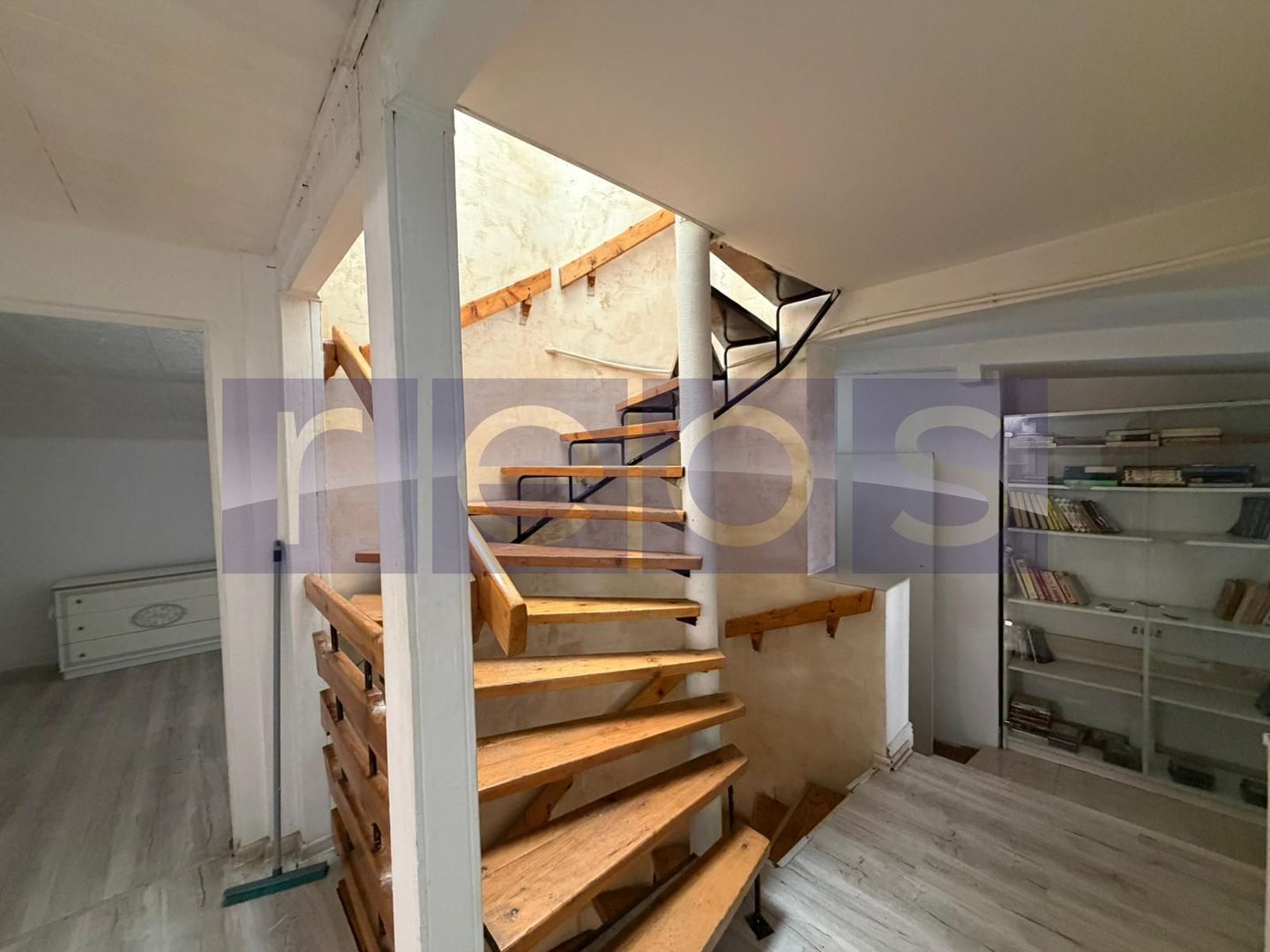 VILA 8 CAMERE | 150 MP | MANTULEASA | RENOVATA | UNIRII - Poză 16