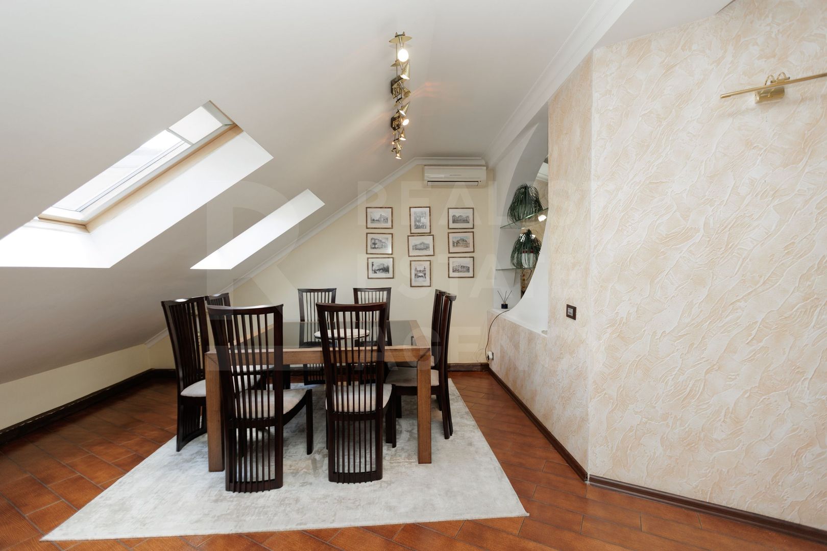 Chirie, apartament, 4 camere, str. Bucureşti, Centru - Poză 3