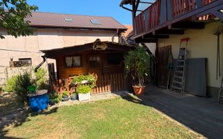 2 case dintre care una cu garaj in Baile 1 Mai - Poză 4