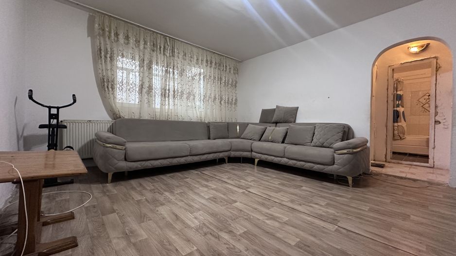 ETAJ 1! Vânzare apartament cu 2 camere în M11 - Târgoviște - Poză 2
