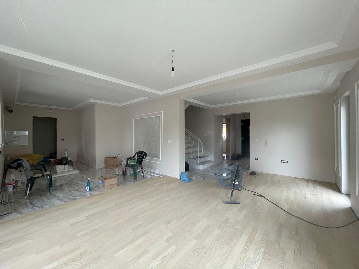 Duplex-4 dormitoare- despartit prin garaj -SUPER POZITIE - Poză 1