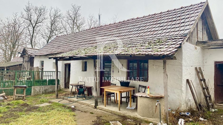 Casă din cărămidă | Teren 2000 mp|Anexe tradiționale | Bojt - Poză 3