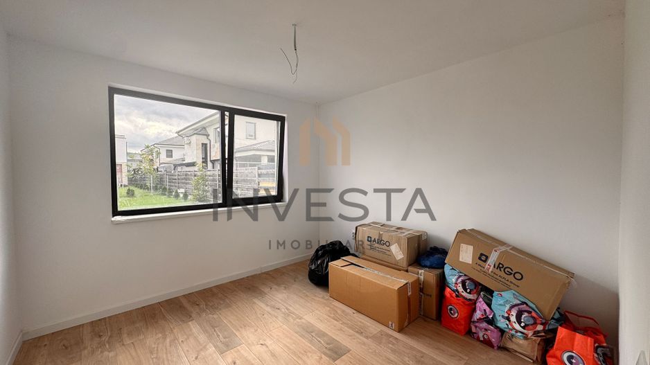 DE VANZARE CASA INDIVIDUALA FINISATA CU TEREN 425 MP FLORESTI - Poză 5