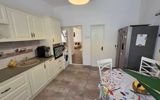 1/2 Duplex mobilat, utilat, 3 camere, 323 mp teren, Cetate, zona Schit - Poză 11