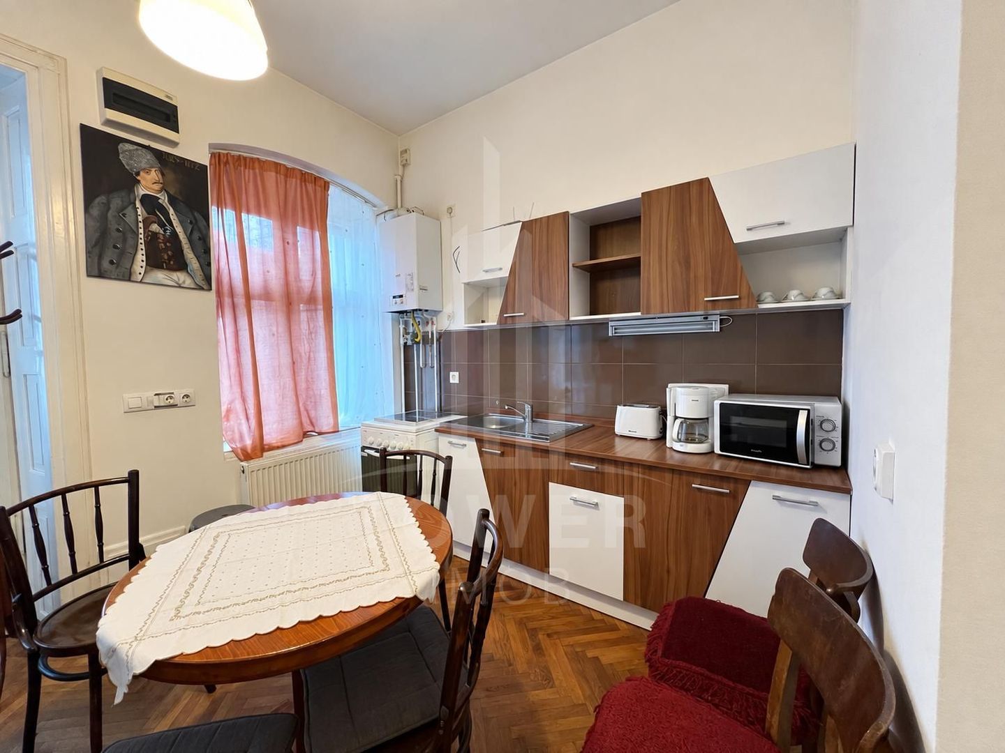 Apartament de închiriat – la 2 minute de Piața Mică și 2 minute de Piața Mare - Poză 2