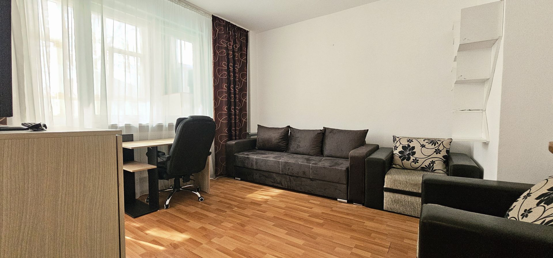 Garsonieră ultracentrală Constanța, etaj 1, mobilată - Poză 3