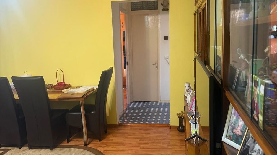 Apartament cu 2 camere transformat in 3 -  spatios - cartier Rovine - Poză 3