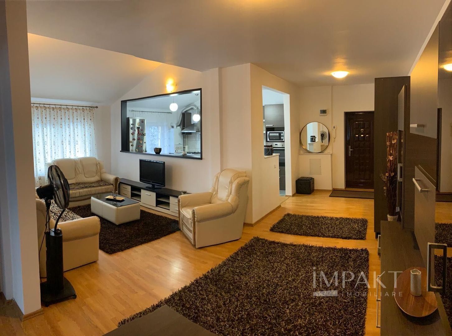 Apartament cu două camere, cartier Andrei Muresanu! - Poză 2