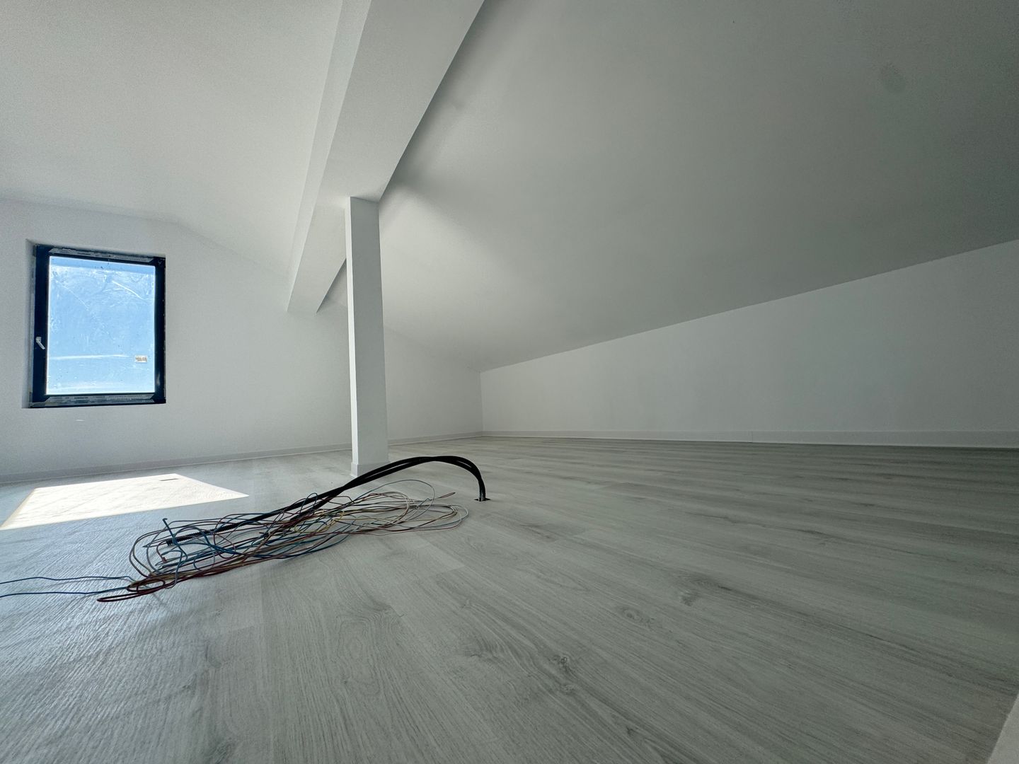 Vila 5 camere Otopeni Central-bucatarie si finisaje incluse - Poză 24
