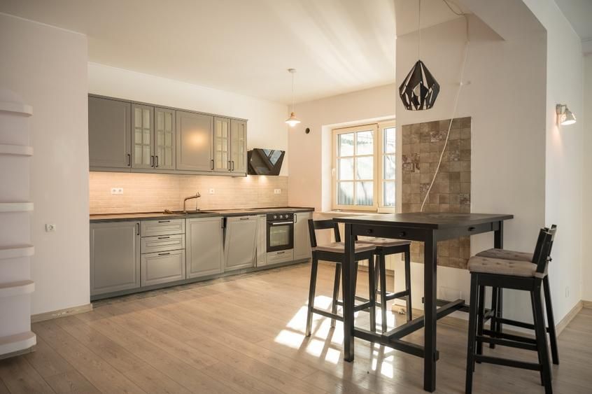 Pipera - Vilă modernă cu 4 dormitoare, curte generoasă și parcare subterană - Poză 5