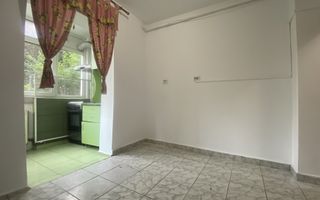 Micro 3, etajul 1! Vanzare apartament cu 3 camere, decomandat - Poză 7