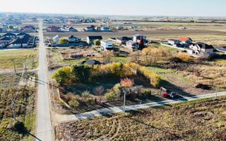 Teren intravilan imprejmuit, vegetatie matura 1200mp Sag Manastire - Poză 8