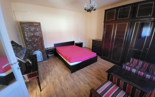 Casa in Avrig | 3 Dormitoare + Living si Bucatarie | Pivnita - Poză 9