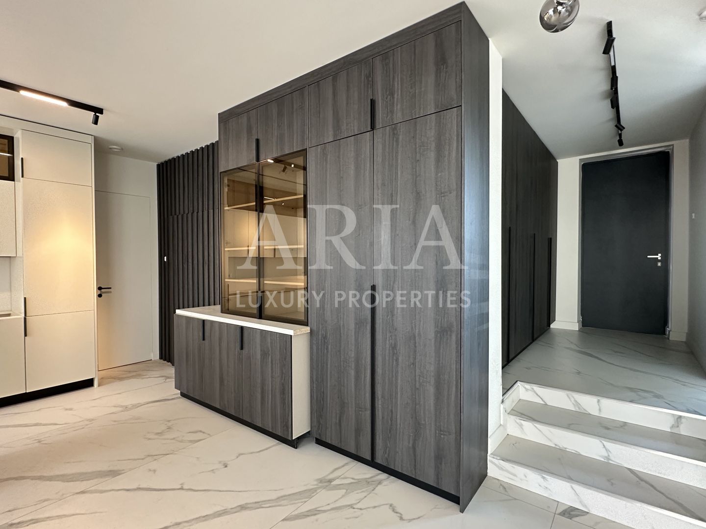 VILLA INDIVIDUALA - LUXURY GATED COMMUNITY - - Poză 1