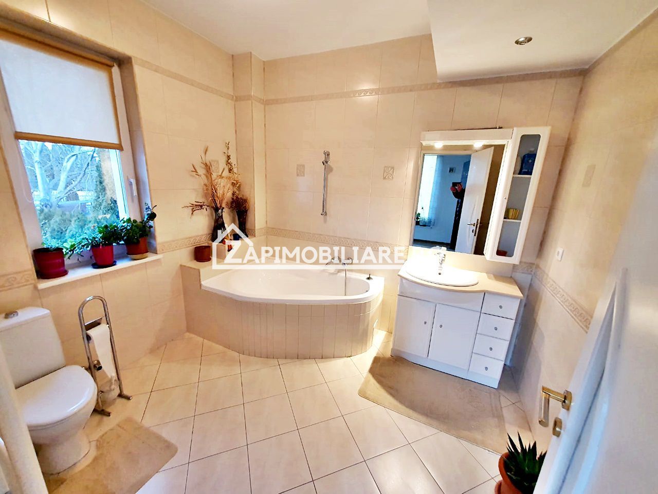 Casa 6 camere, 295 mp.utili, 1.000 mp teren, cartier Unirii - Poză 6