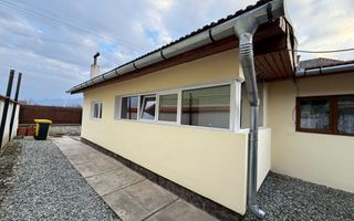 Casa individuala } Orlat | 250 mp Teren | Terasa inchisa - Poză 3