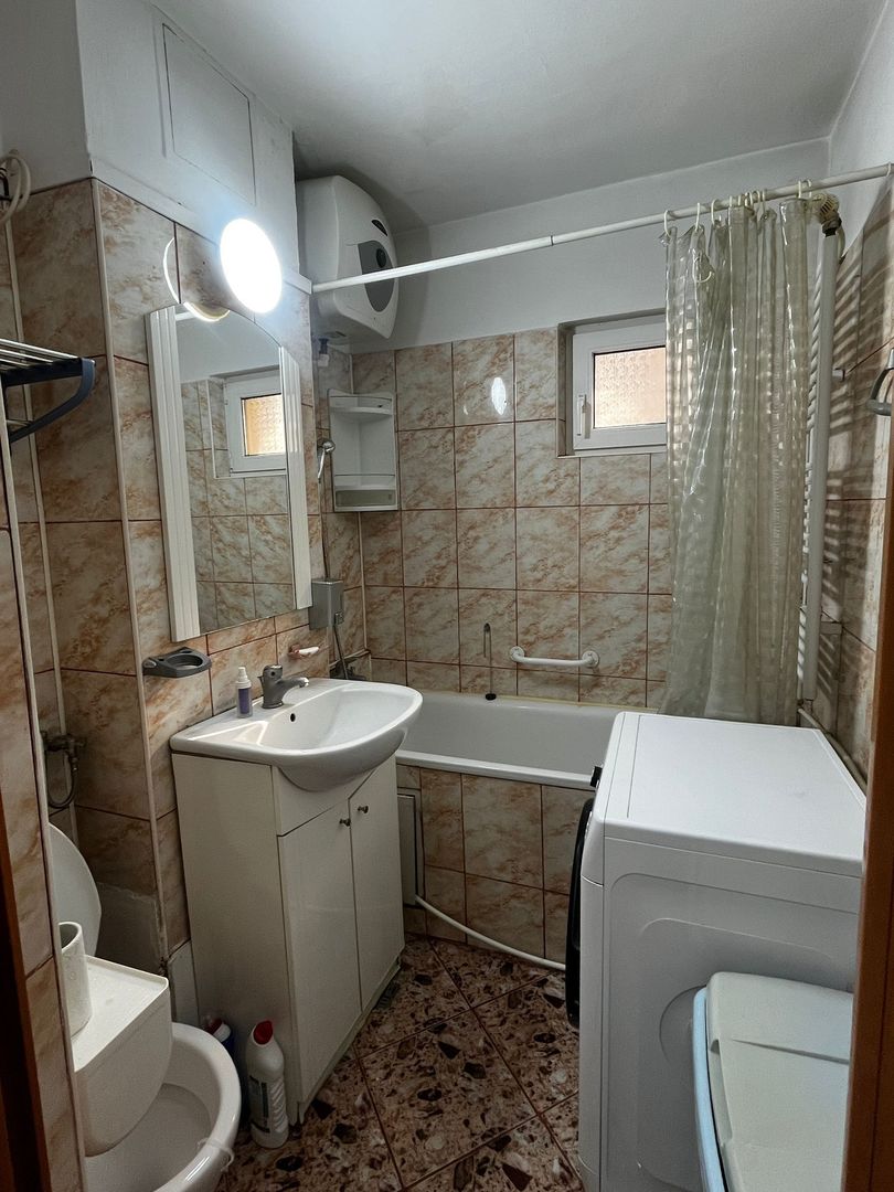 Apartament 3 camere, pet friendly, etaj 1/10, balcon, metrou la scară - Poză 9