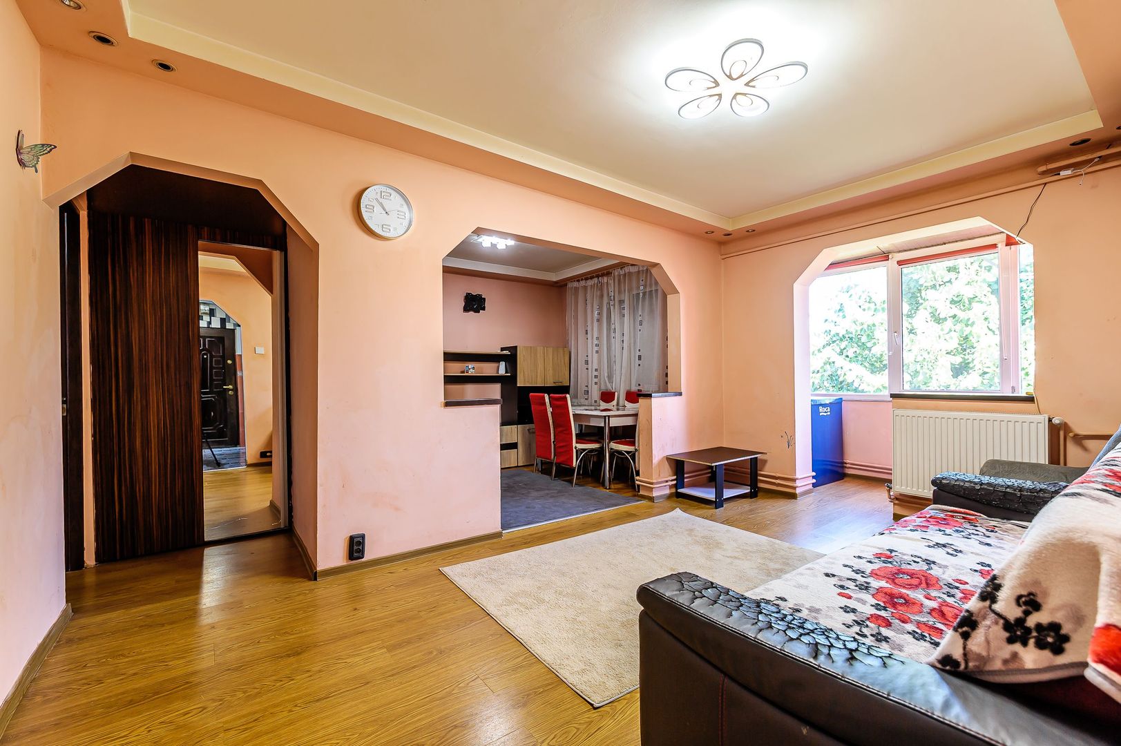 Apartament cu 3 camere cu centrala proprie in zona UTA Comision 0 - Poză 1