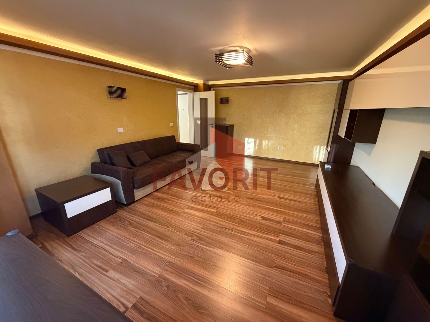 Etaj 2. Disponibil imediat. Garaj. Pozitie excelenta - Poză 3