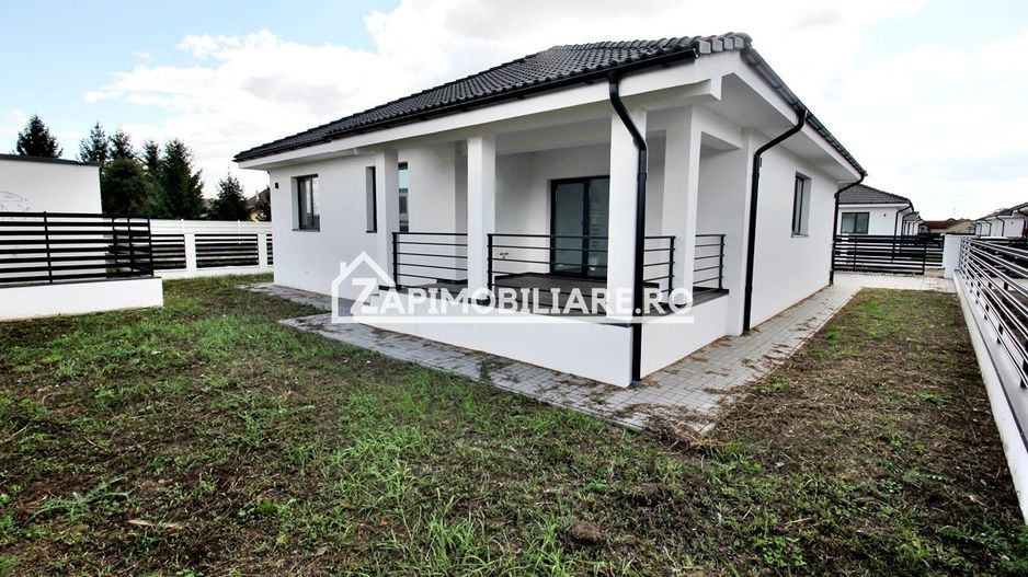 Casă la cheie pe 1 nivel 4 camere 2 băi,145 mp,500 mp teren - Poză 2