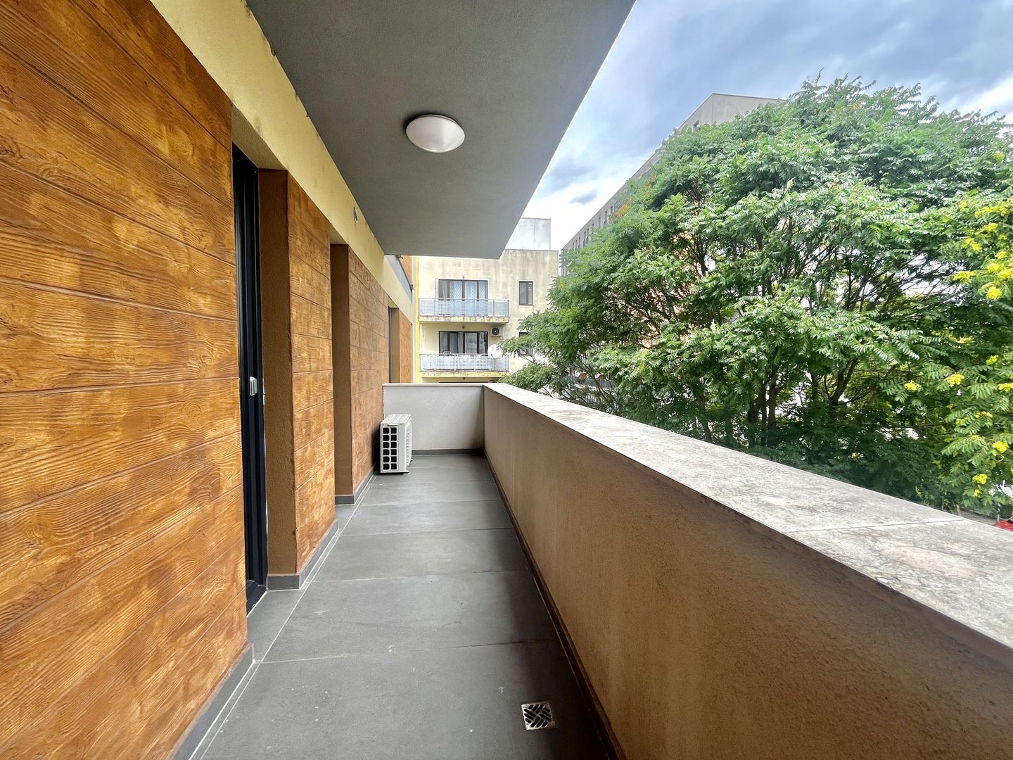 Apartament cu 3 camere, elegant, cu parcare si boxa, in zona Aradului - Poză 16