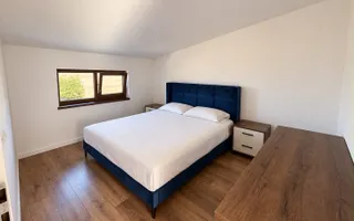 Casă P\+E\+M, complet mobilată, 4 camere, 3 dormitoare, matrimonial - Poză 23