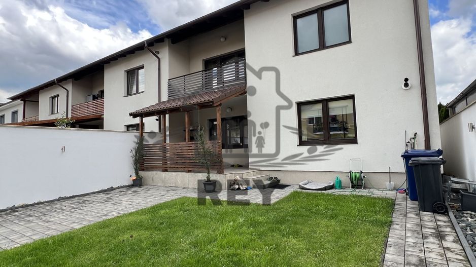 Casă de tip triplex la vânzare 6 camere /Șelimbăr /Secția 1 de Poliție - Poză 14