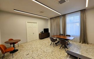 Clădire istorică ultracentrală, PUB + 13 birouri, S+P+M, renovată 2024 - Poză 4