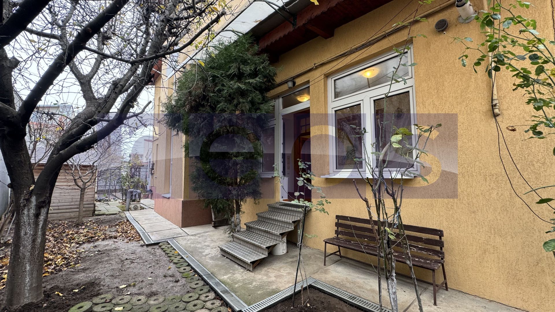 VANZARE CASA SPATIOASA SI LUMINOASA | ZONA CRANGASI / GIULESTI | TEREN 300 MP - Poză 1