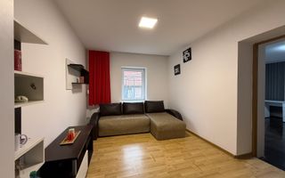 Casă spațioasă în Varias, împărțită în două unități cu acces separat - Poză 9