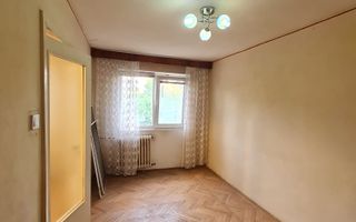 Apartament modest 2 camere zona Sagului - Poză 1