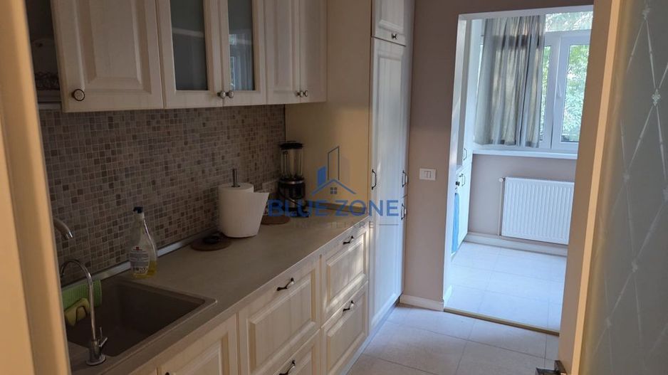 Inchiriez apartament 3 camere - Poză 1