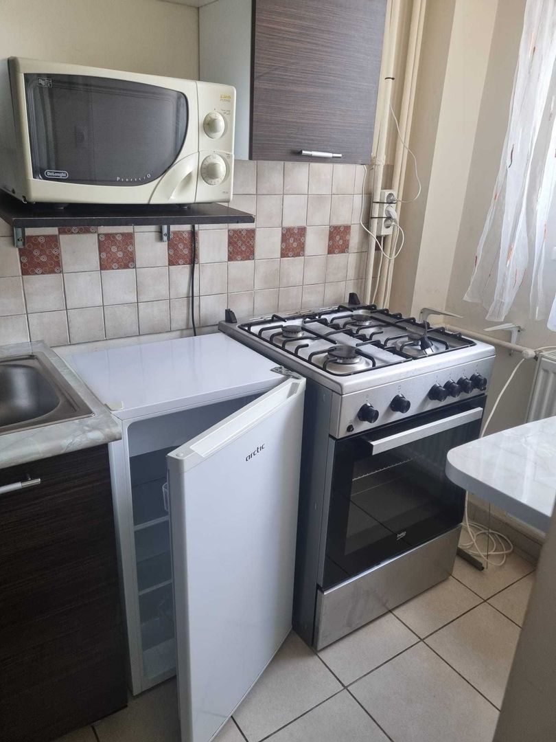 GARSONIERA  COCHETA  ZONA VATRA LUMINOASA - Poză 5