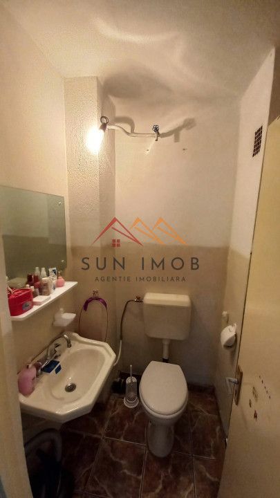 Apartament 3 camere, decomandat, ultracentral, spatios, CT, Campina - Poză 6