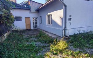 Casă cu poziție excelentă în centrul Sibiului – O alegere inspirată pentru investiție pe termen lung - Poză 1