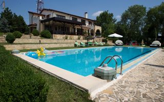 Vilă pe malul Lacului Snagov | 3.000 mp teren | 90 m deschidere lac - Poză 6