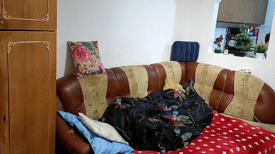 BRASADAS vinde garsonieră la etajul 1/4 pe Ostrovului. - Poză 2