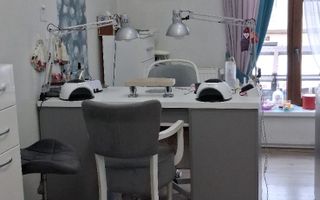 Spatiu cu punct de lucru coafor manichiura gene ultracentral Balcescu - Poză 2