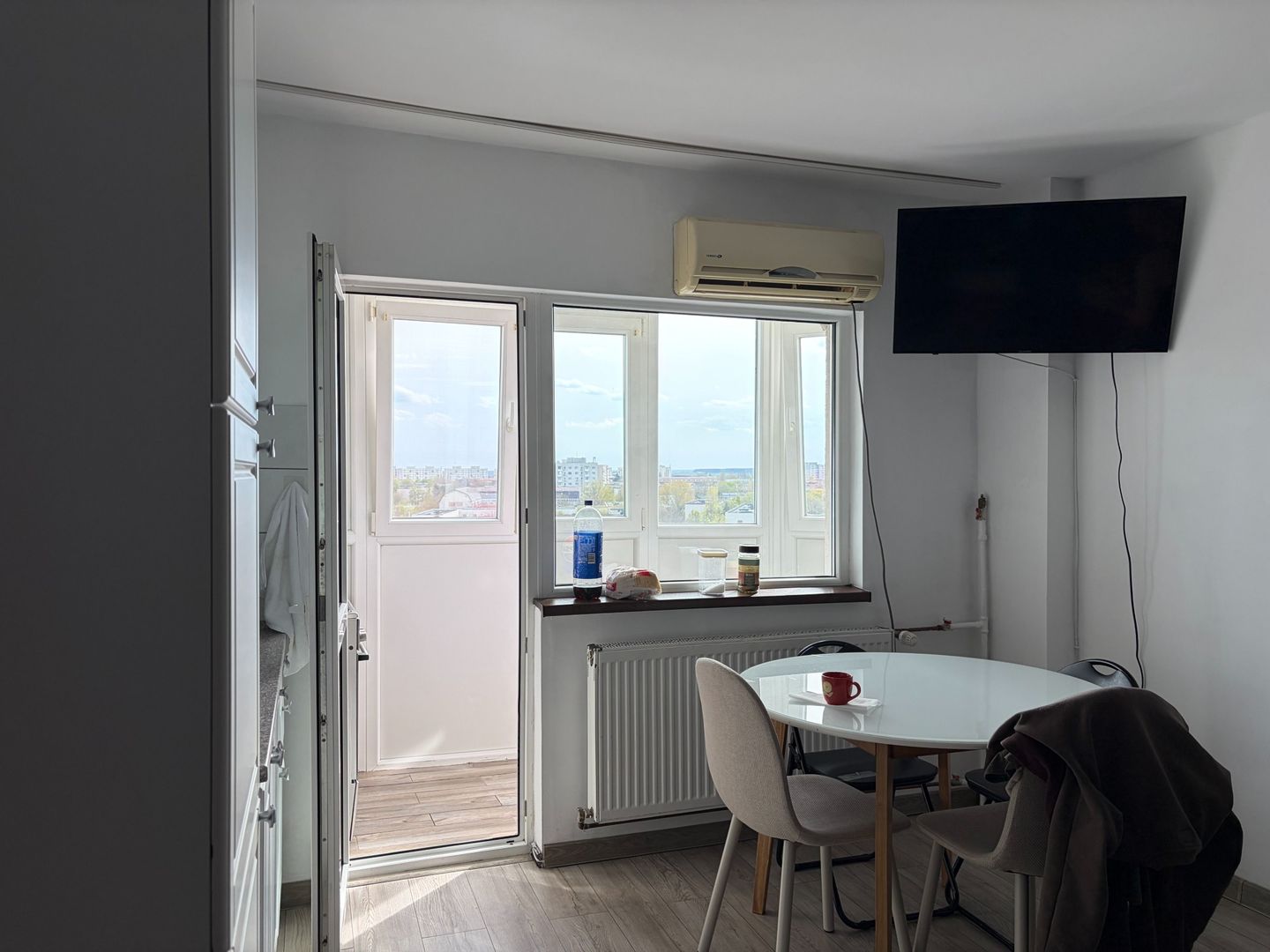 Apartament atragator, trei camere, Brancoveanu, 95.000€ - Poză 1